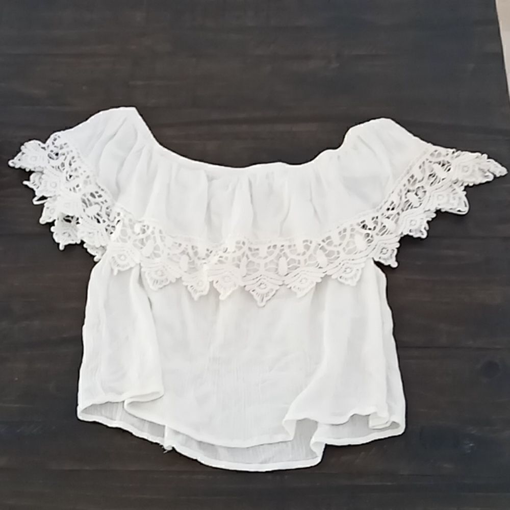 Ambiance size small top off the shoulders